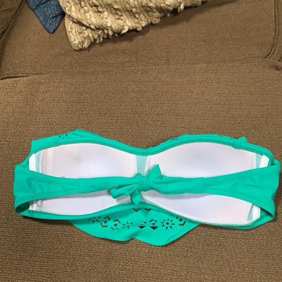 Jessica Simpson bikini top - Picture 2 of 3